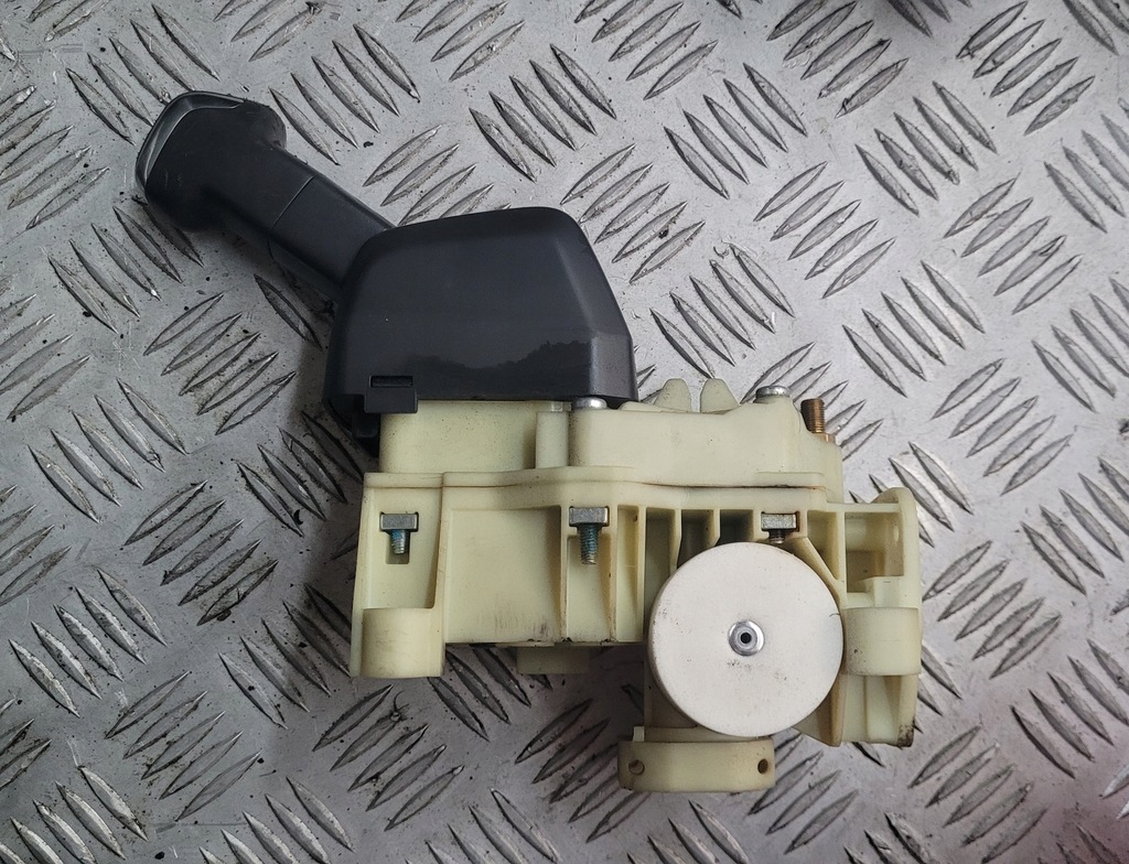 фото №1, Рычаг / клапан / домкрат / тормоза ручного scania r s 2301821