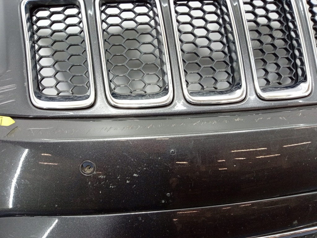 Grand cherokee wk2 fl 13-17 бампер перед overland Недорого