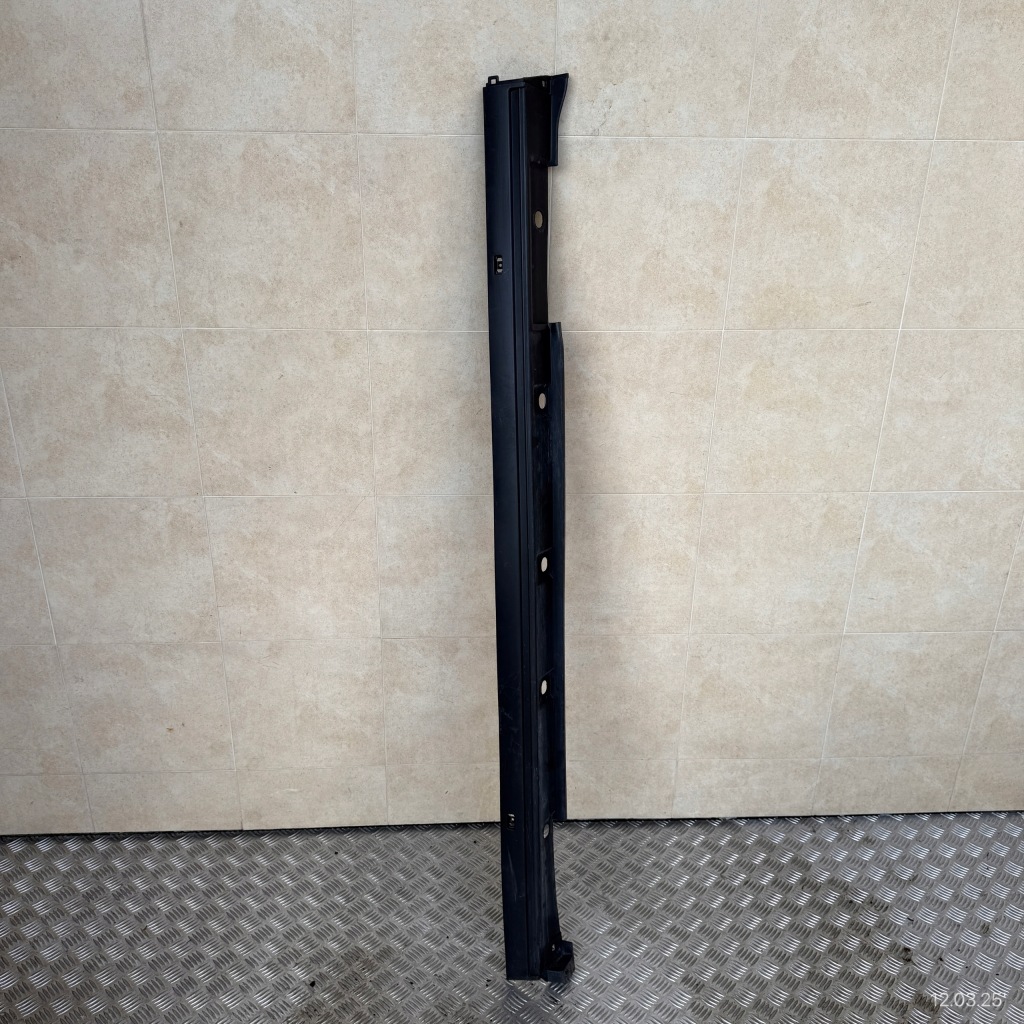 фото №1, Молдинг порог левая порог lexus ux 75860-76030