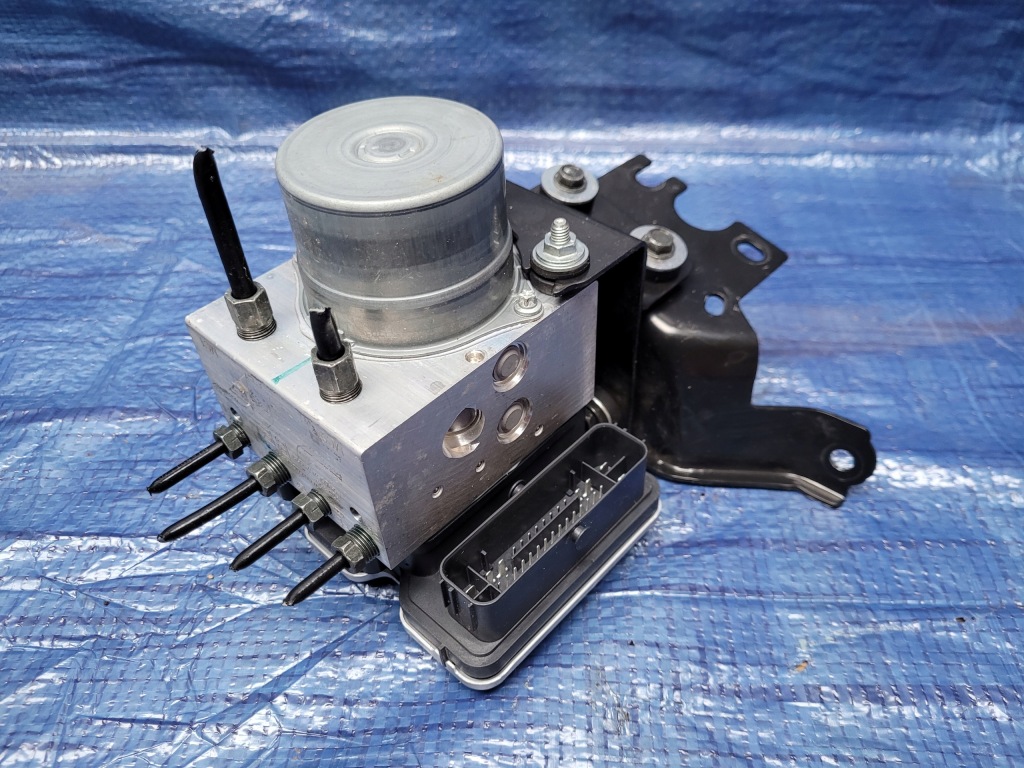 фото №1, Насос abs qashqai iii j12 1.3 dig-t