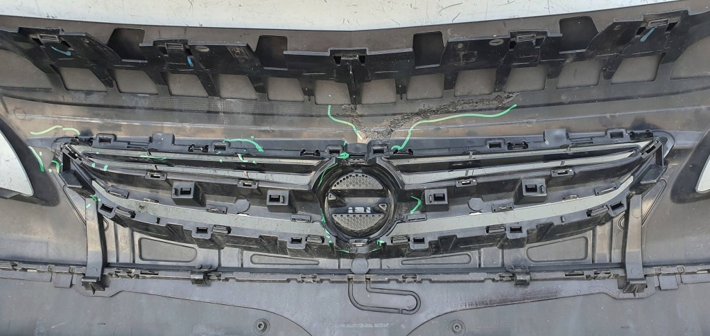 Opel astra j рестайлинг  решётка радиатора бампер перед передний 13368660 Недорого