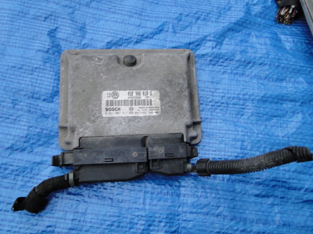 фото №1, Бортовой компьютер golf iv audi 19tdi 0281001611 038906018d