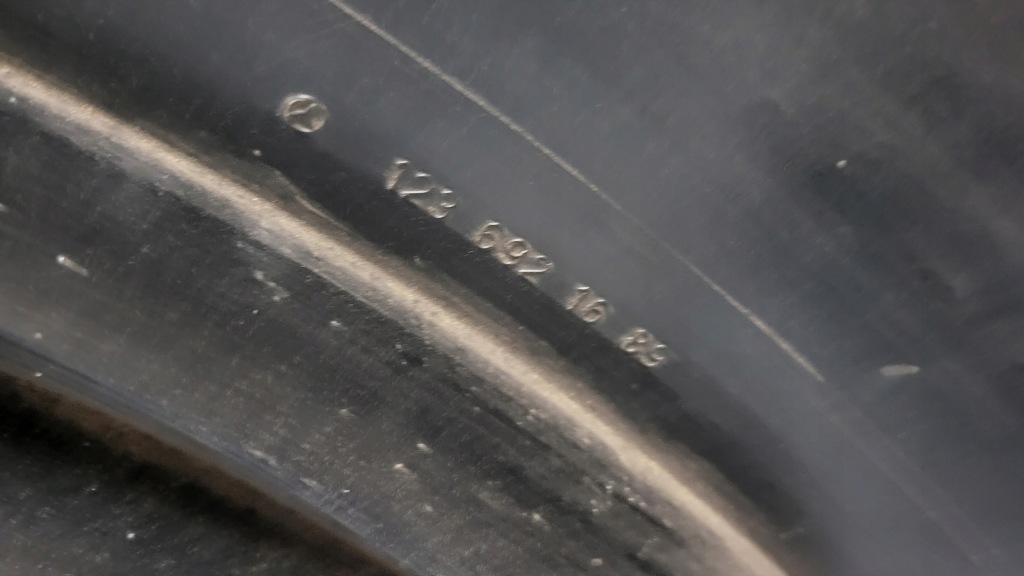 Защита подкрылок левая обшивка багажника mercedes w123 универсал с Разборки