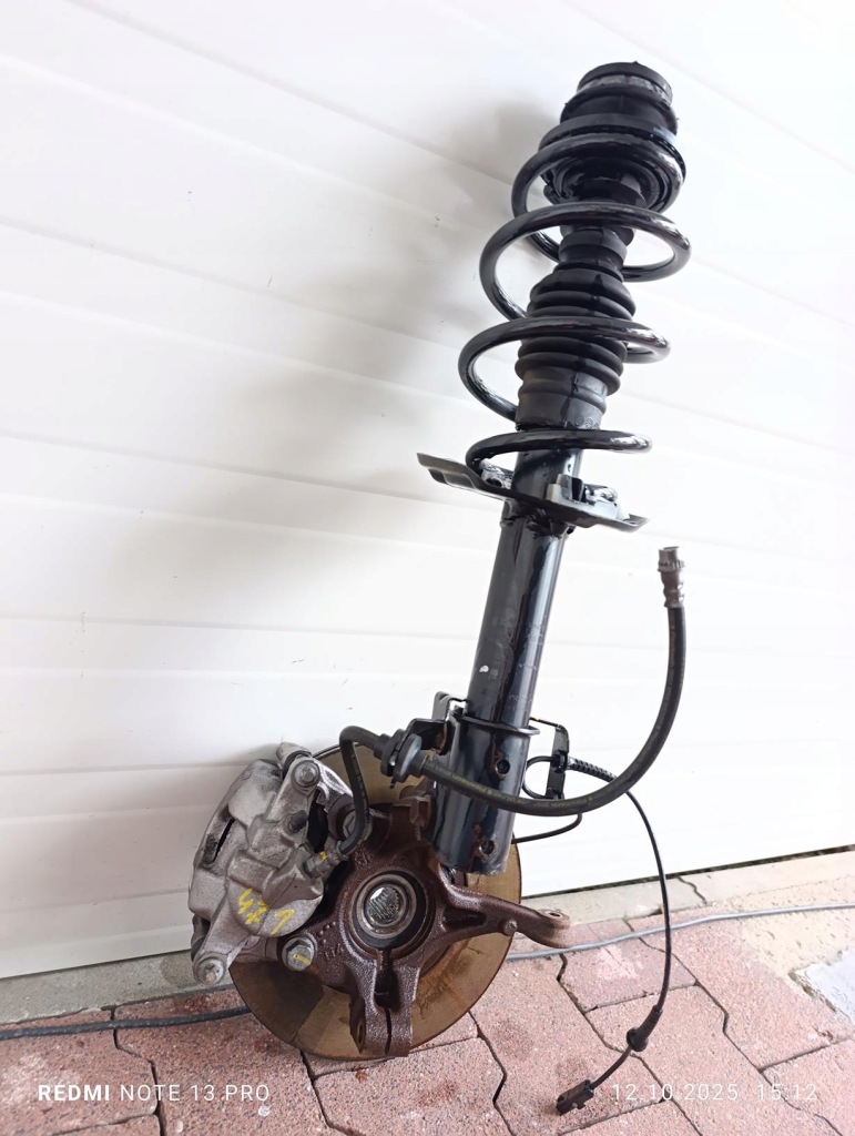 Sandero 3 logan амортизатор поворотный кулак mcperson правый перед 4ooo пробег с Разборки