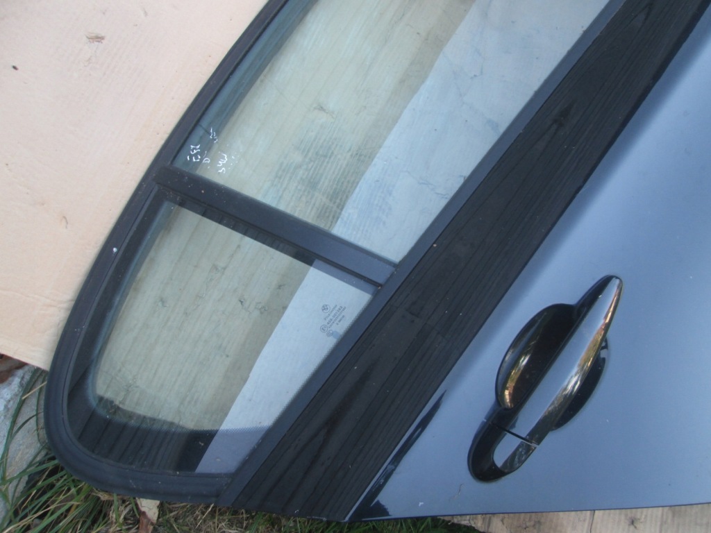 Купить Дверь задняя левое badz правое  bmw 1 e87 5dr 2004-10 lci лак 475