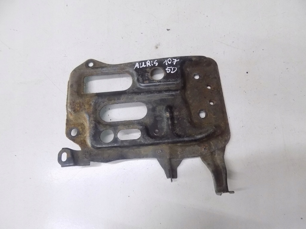 фото №1, Toyota auris i 1.4 основание аккумулятор