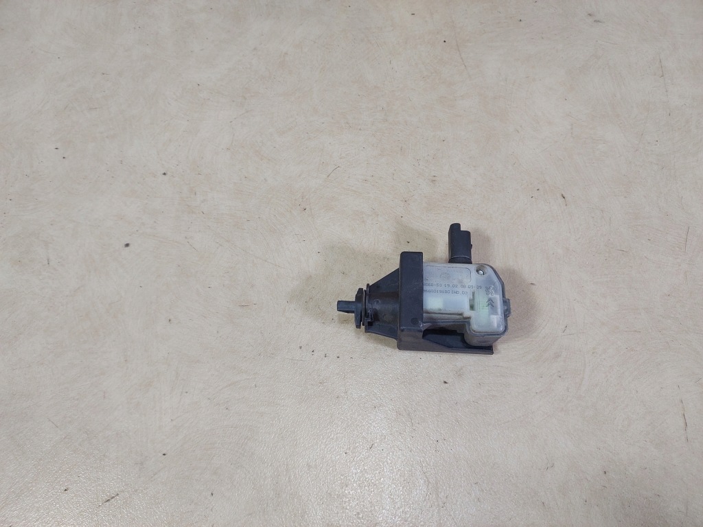 фото №1, C4 picasso привід кришка заливної 9660019180