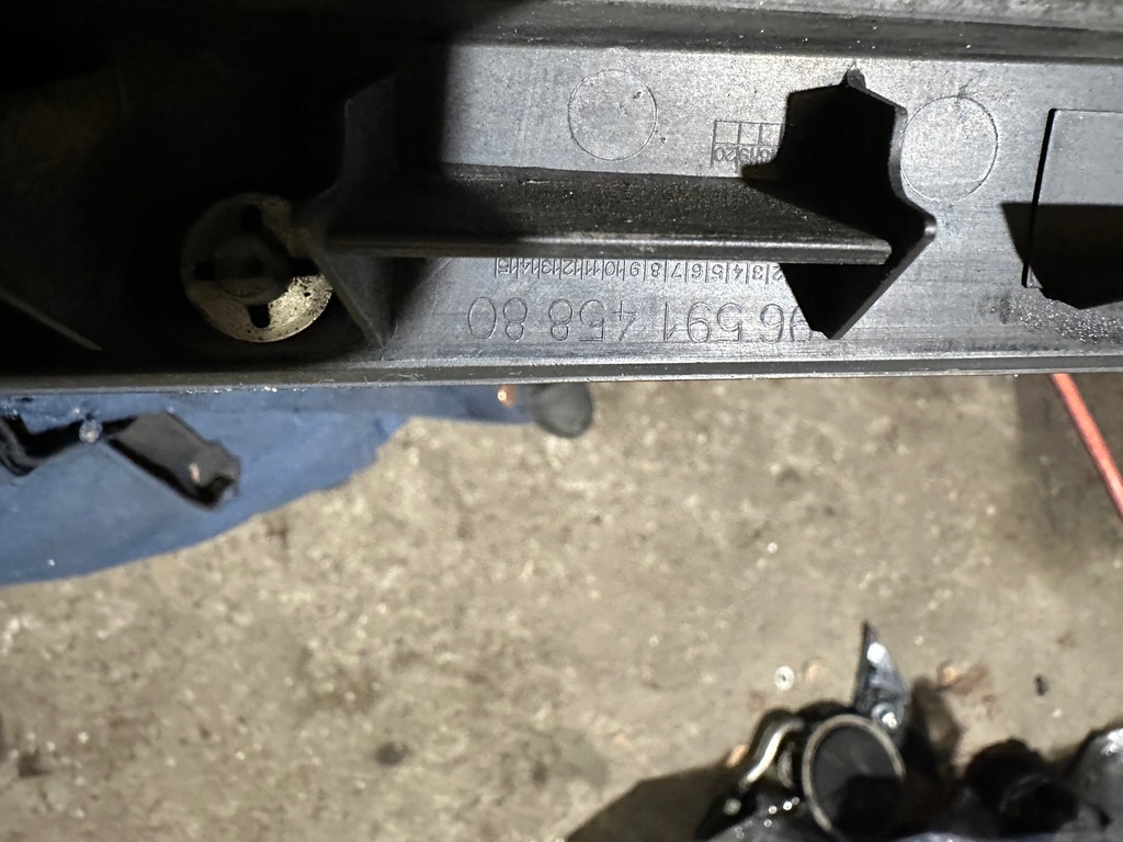 фото №7, Молдинг стекло лобовое правая citroen c5 iii x7 08-17 eehd 9659145880