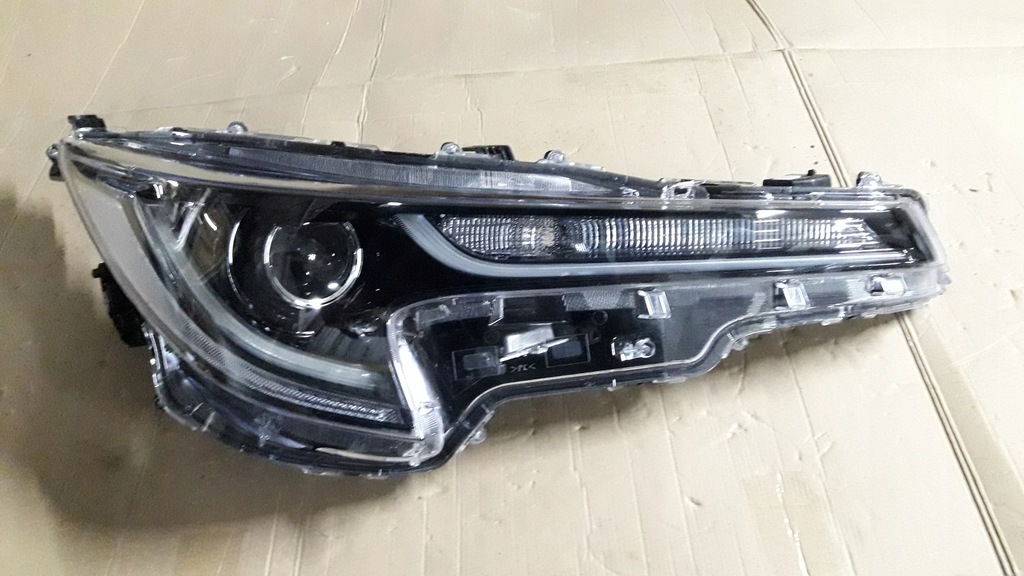 фото №1, Лампа передня права corolla e21 hb full led ideał