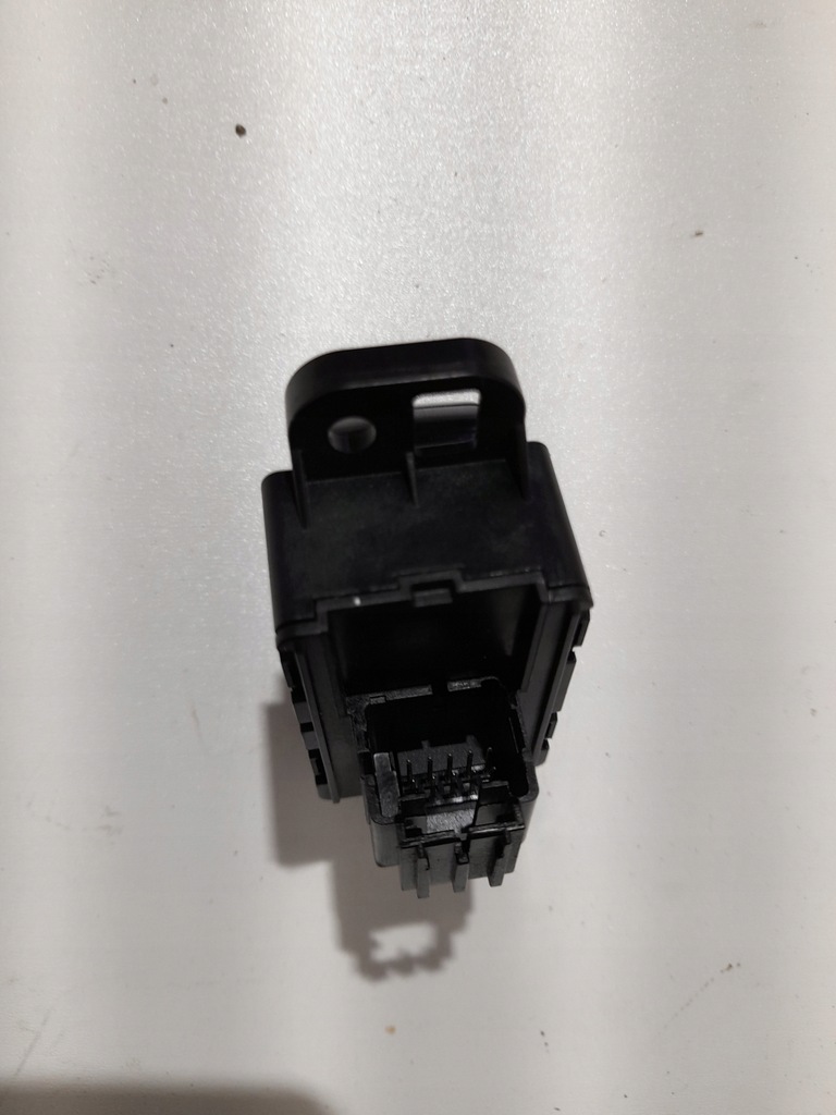 фото №3, Alfa romeo giulia перемикач гальма кнопка