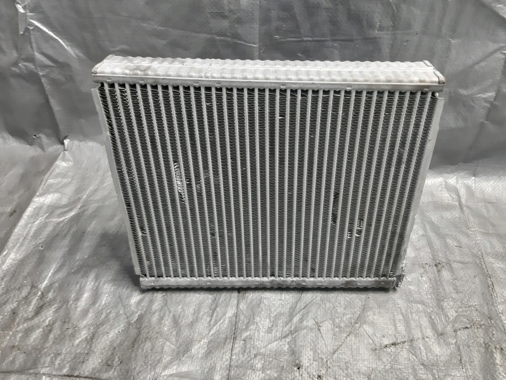 фото №1, Радиатор отопителя кондиционера mercedes x247