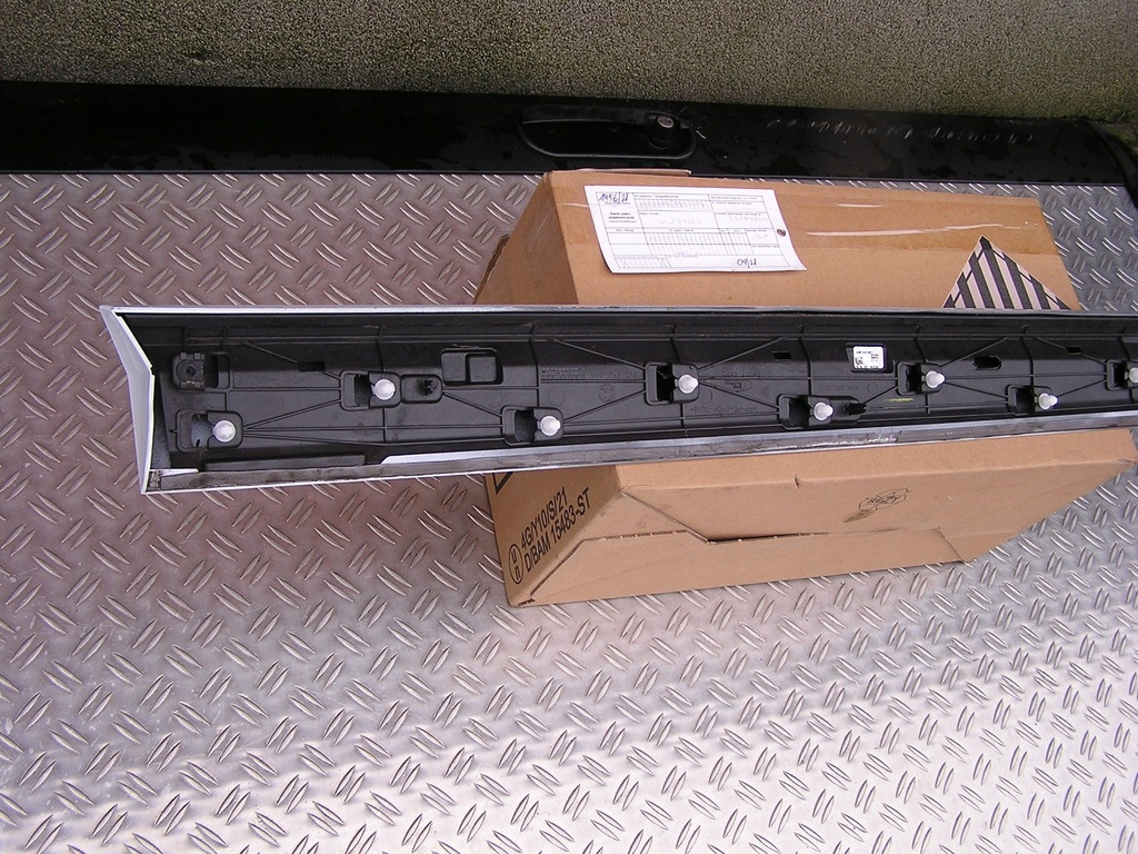 фото №5, Молдинг na двері skoda superb iii права 3v0853294a