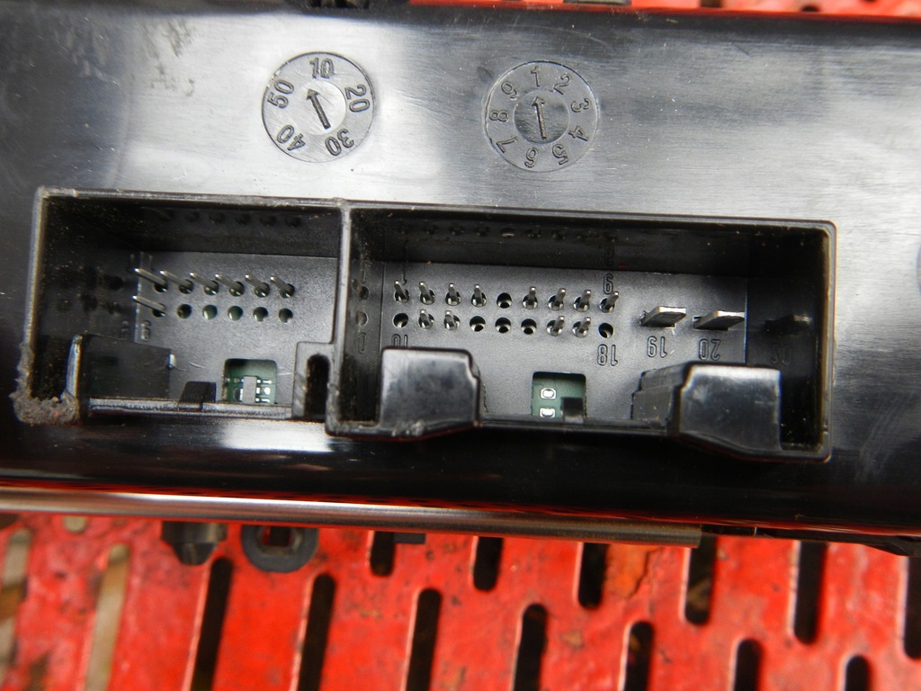 фото №6, Зарядное устройство панель кондиционера подогрев сидений audi q5 решётка воздуховод