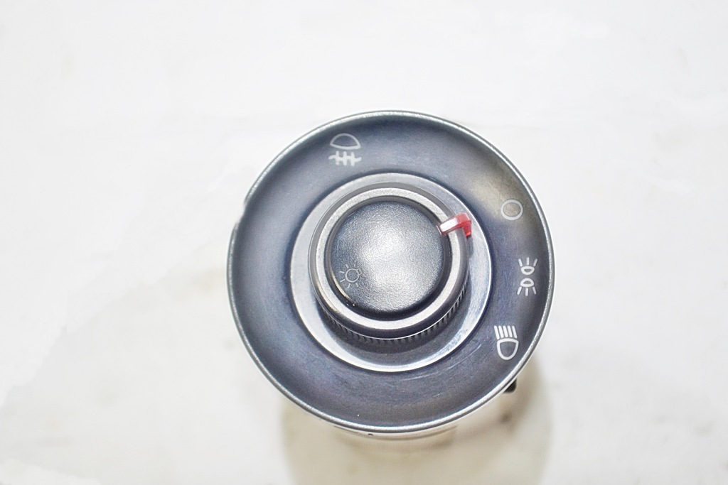 фото №1, Arosa перемикач вимикач світла bk7 6h0941531d