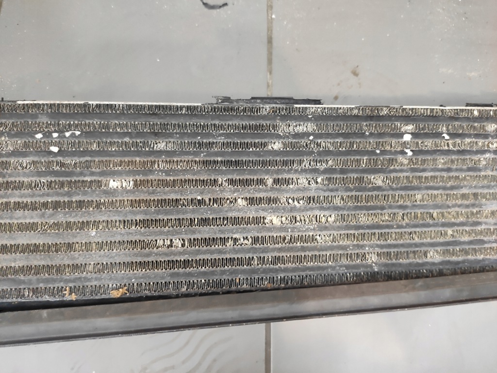 Chrysler 300c 3.0 crd інтеркулер радіатор 1035054b оригінал Ціна