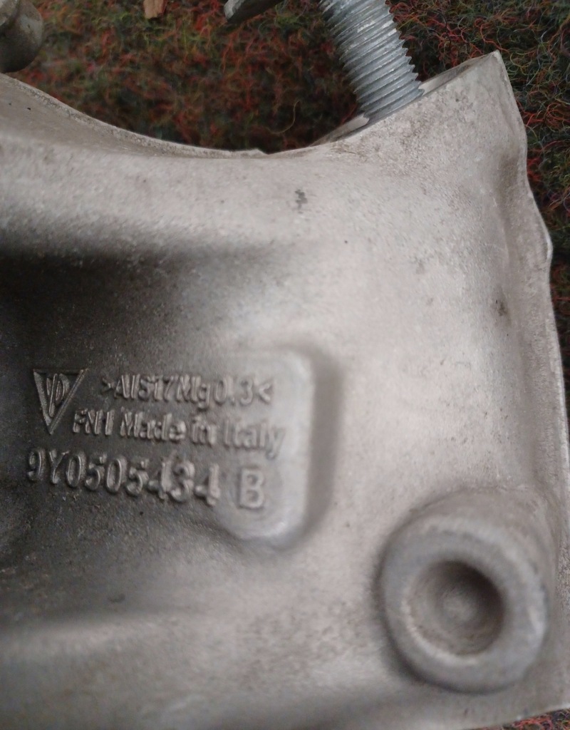 фото №4, Porsche cayenne 9y0 поворотний кулак права задня