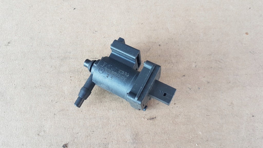 фото №1, Mercedes w203 клапан вакууму a2038000178