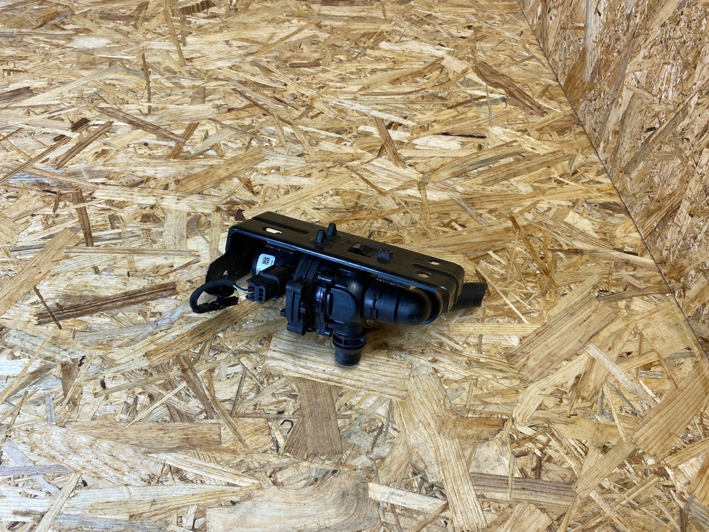 фото №8, Додаткова насос wody jaguar i-pace j9d3-8d108-ac 2018-