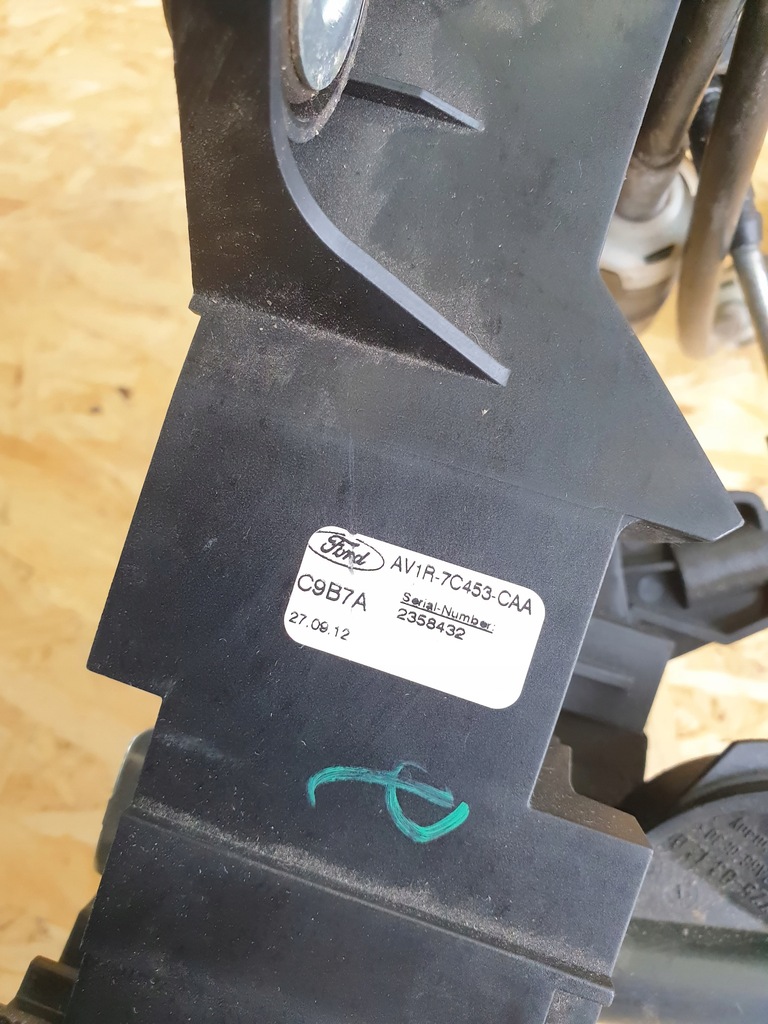 фото №8, Ford b-max домкрат перемикання передач троси