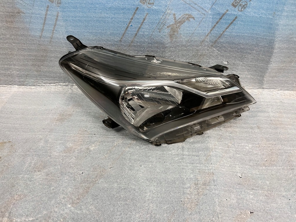 фото №1, Фара правый toyota yaris iii lift