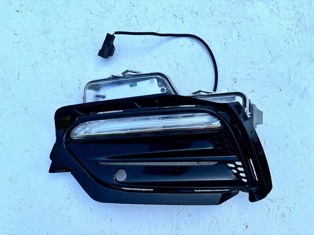 фото №1, Volvo s60 ii рамка решітка протитуманної фари права 31383155 led 31420395