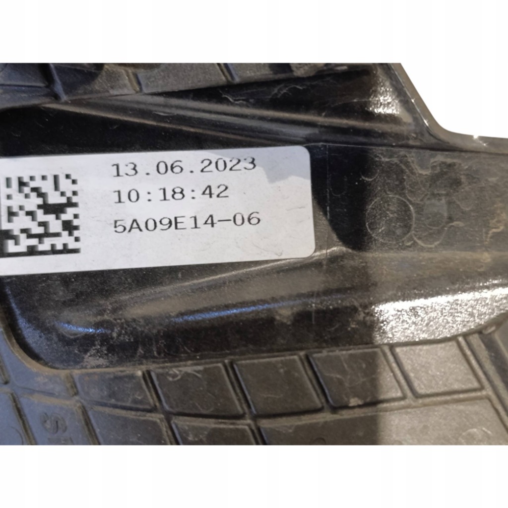 фото №8, Bmw i4 2023 правая сторона накладки, накладки