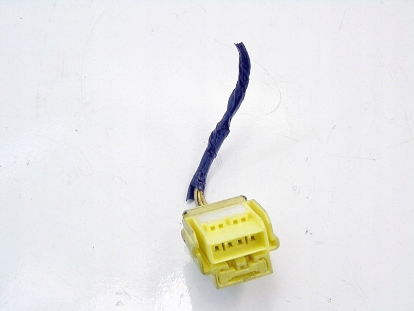 фото №1, Штекер колодка toyota avensis t25 coroll yaris verso rav 4 celica