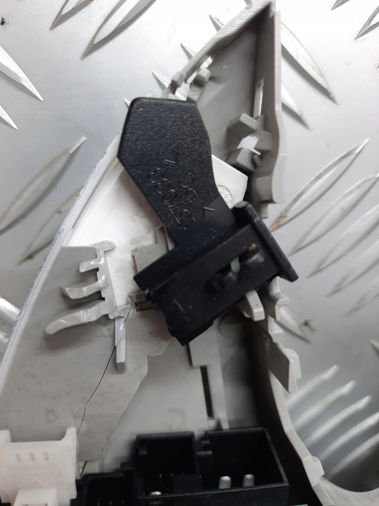 фото №5, Лампа потолочный mercedes cls w219 a2198200001