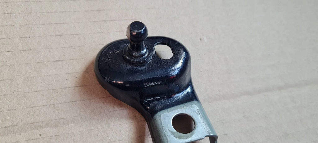 Sq8 4m rsq8 q8 кронштейн кронштейн цилиндра капот правый 4m8823402a 4m8402a с Разборки