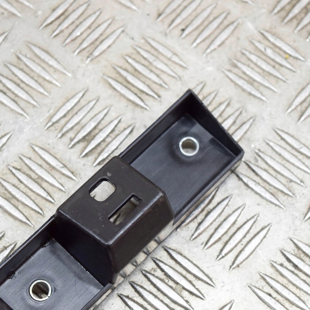 фото №5, Maserati levante 2020 задняя сторона левая молдинг порог