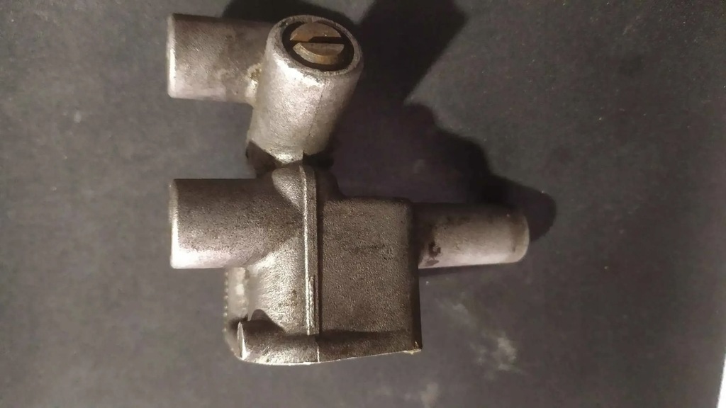 фото №1, Mercedes-benz w123 регулятор воздуха r1020940512