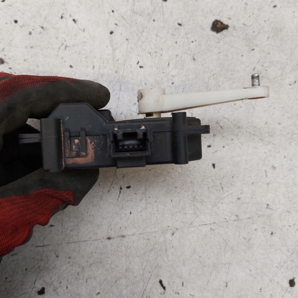 фото №6, Toyota avensis t25 моторчик отопителя denso ae063700-8930 denso