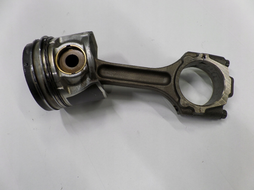 фото №1, Hyundai santa fe i 2.0 crdi 113km поршень