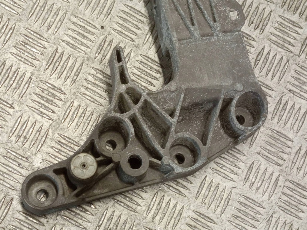 Купити Bmw оригінальний номер 9485335 3' g20 5' g30 кронштейн підпора подушка кронштейн коробки передач