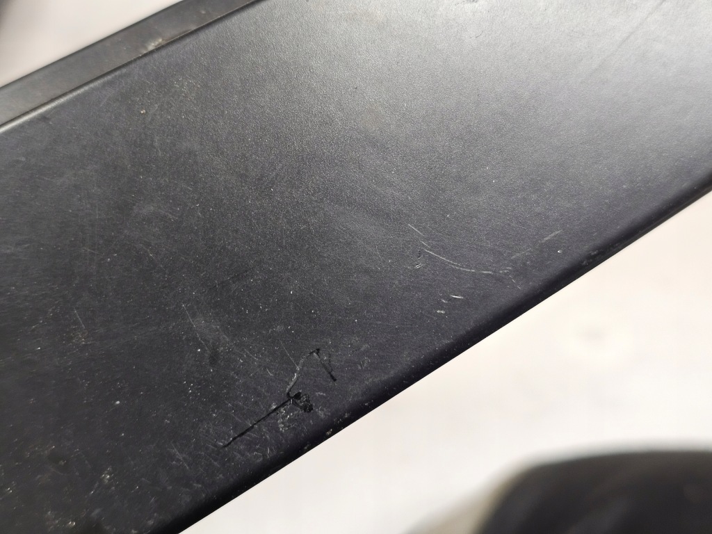 Bmw seria 5 e61 рестайлинг  08r накладка корпус стойка дверь левый перед в Украине