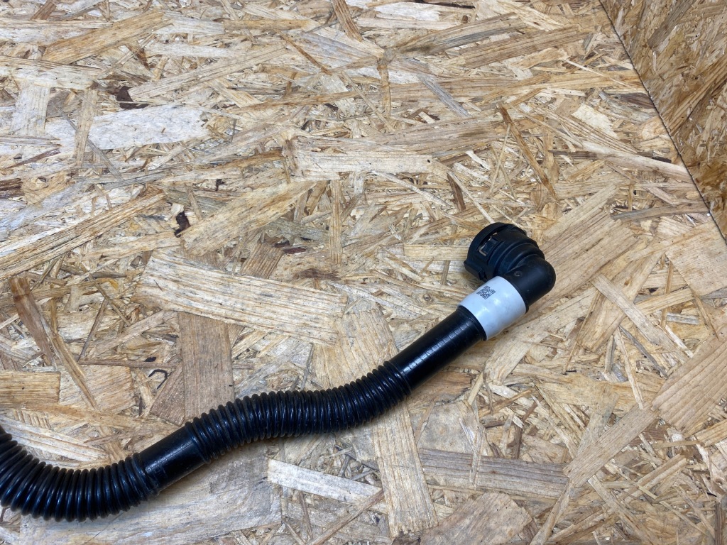 Пабтрубок  труба шланг воды tesla model 3 y 1501325-00-b Доставка