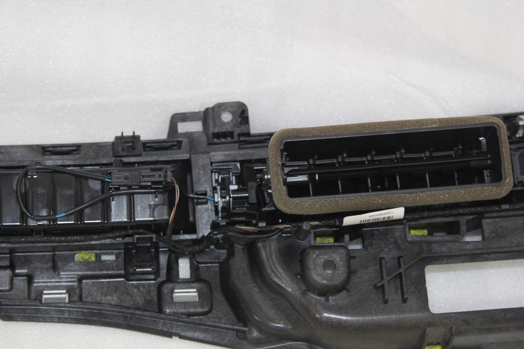 фото №8, Решётка обдув центральная audi a4 b9 8w