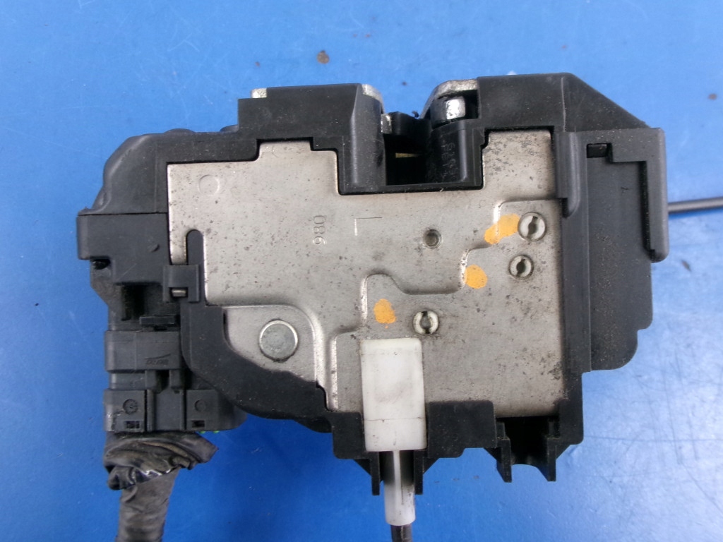 фото №3, Nissan note e11 замок дверь перед левый 3pin с тросы