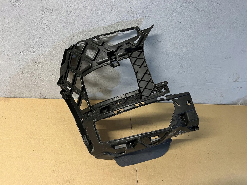 фото №1, Vw transporter t6 напрямна бампера правий перед 7e0807178a