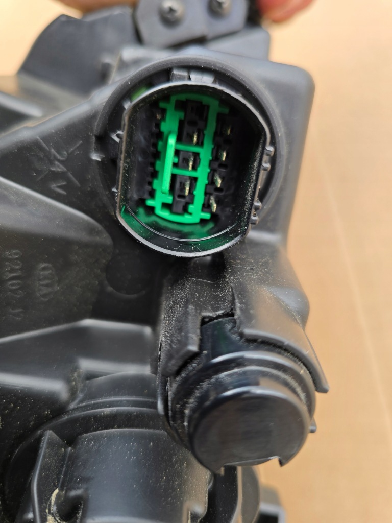 фото №4, Kia soul 3 ev лампа правая led