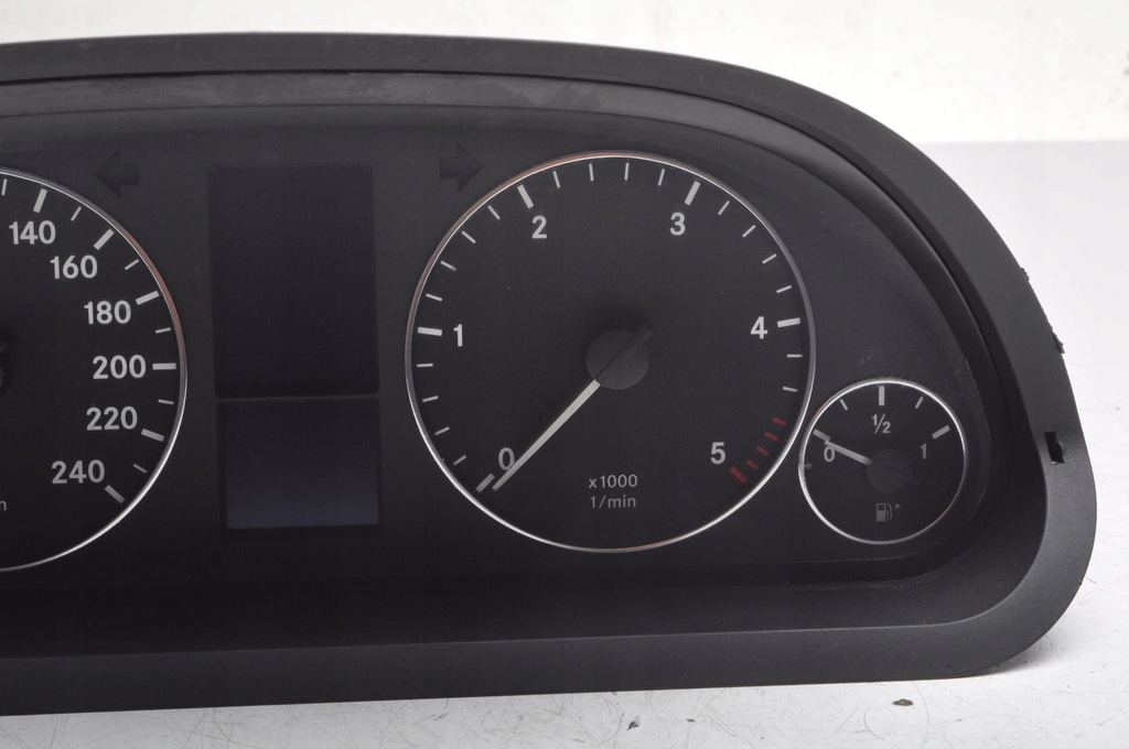 фото №7, Mercedes w169 2.0 cdi счетчик приборы eu a1695404348