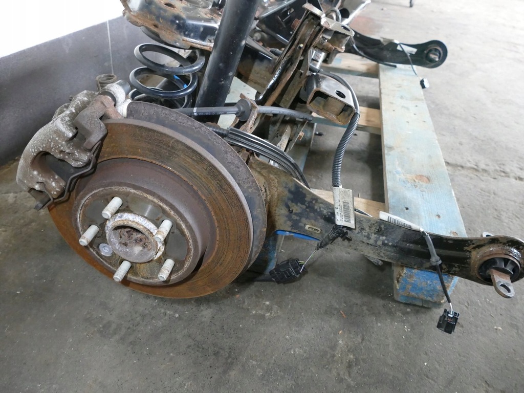 фото №9, Volvo v40 ii підрамник балка підвіска важіль задня