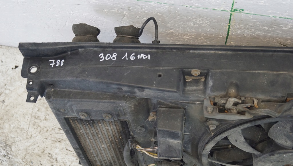 фото №8, Peugeot 308 pas передний комплект радиатор 1.6 hdi