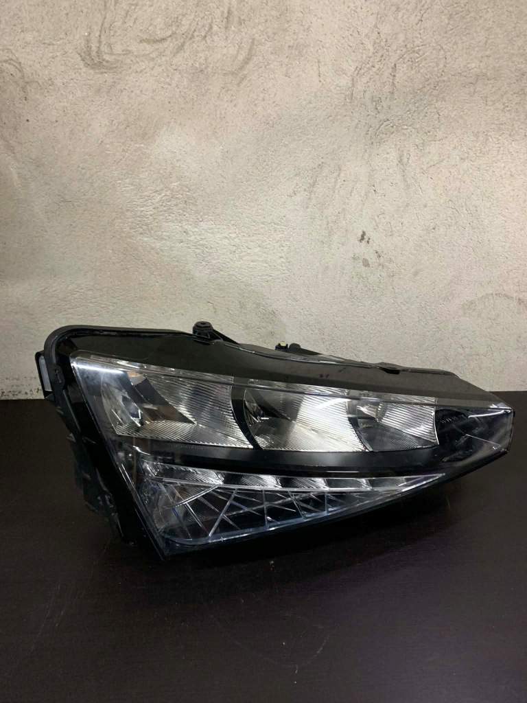 Skoda scala лампа права led 19+ європа оригінал 657941016 280772 oem Зі Шроту