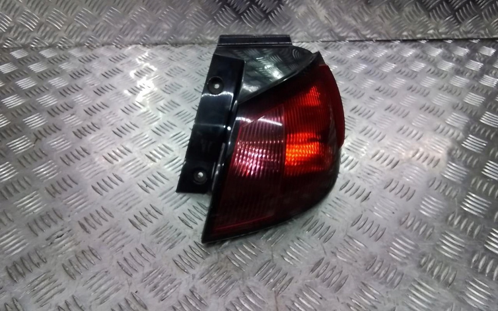 фото №1, Mitsubishi colt 3d lift лампа задняя правая mr957366