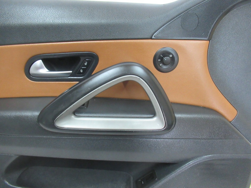 фото №8, Обивка дверь левых vw scirocco