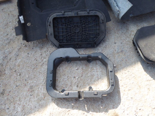 фото №6, Vw touran i 1t коврик обшивка задняя заглушки правая левая