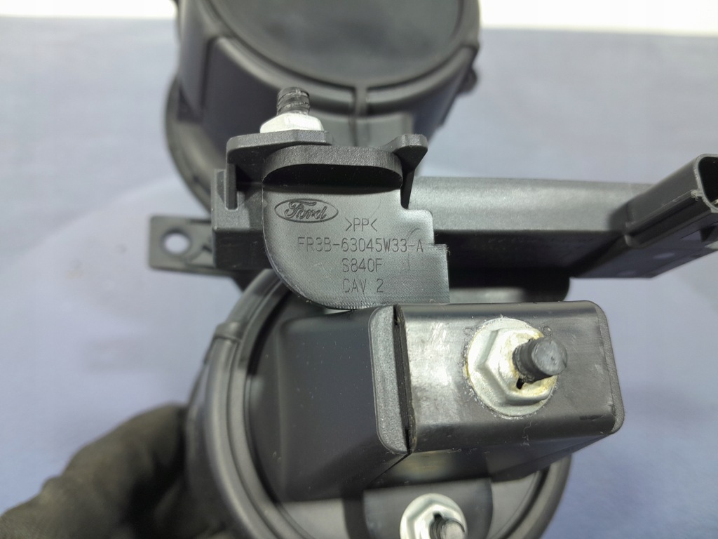 фото №5, Mustang vi кронштейн na чашка тунель середнього fr3b-63045w33-a