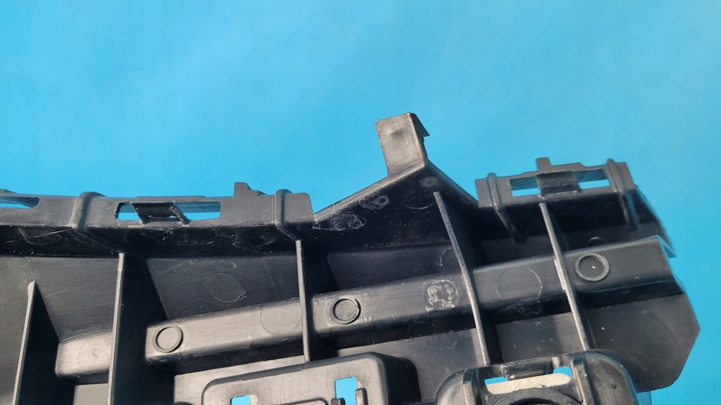 фото №11, Mercedes w205 c220 направляющая бампера правый задняя a2058852265