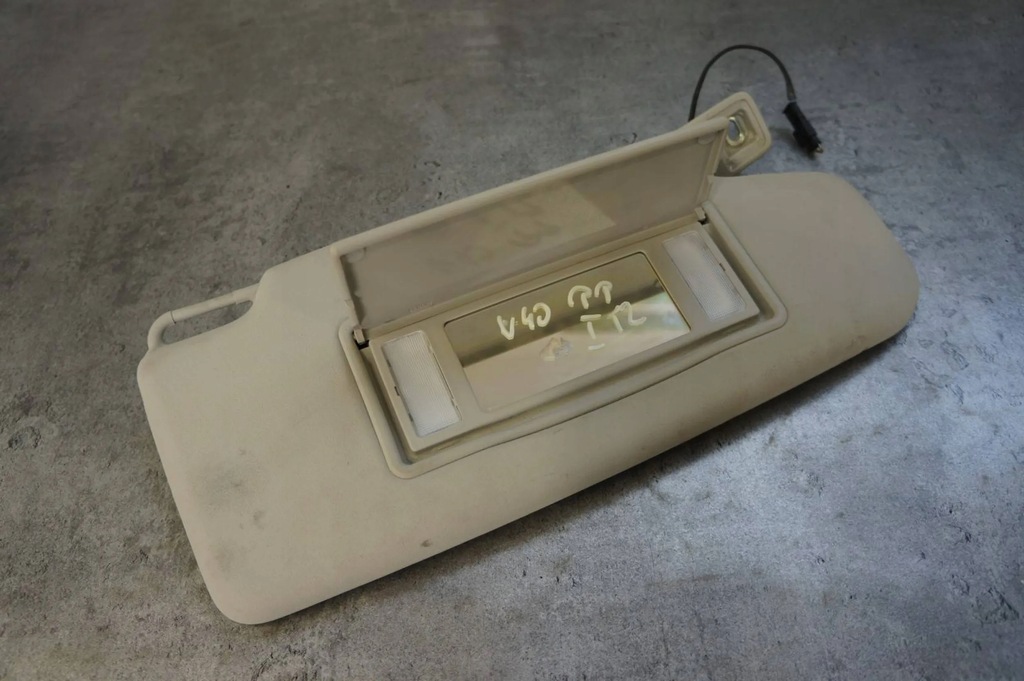 фото №1, Защита солнцезащитная козырёк правый перед volvo v40 ii